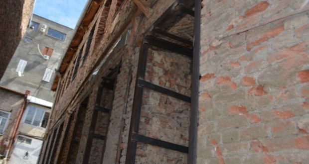 ძველ თბილისში ავარიული სახლების კაპიტალური შეკეთება მიმდინარეობს